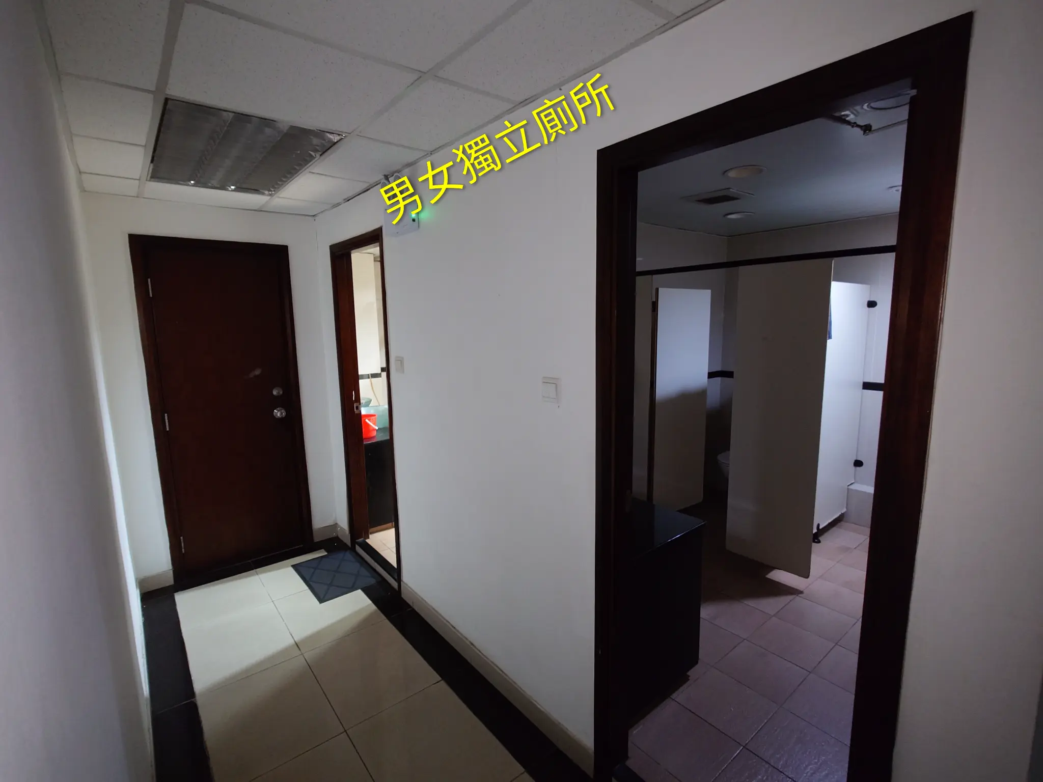 大廈與進出 — 20260822_055208524~2.webp